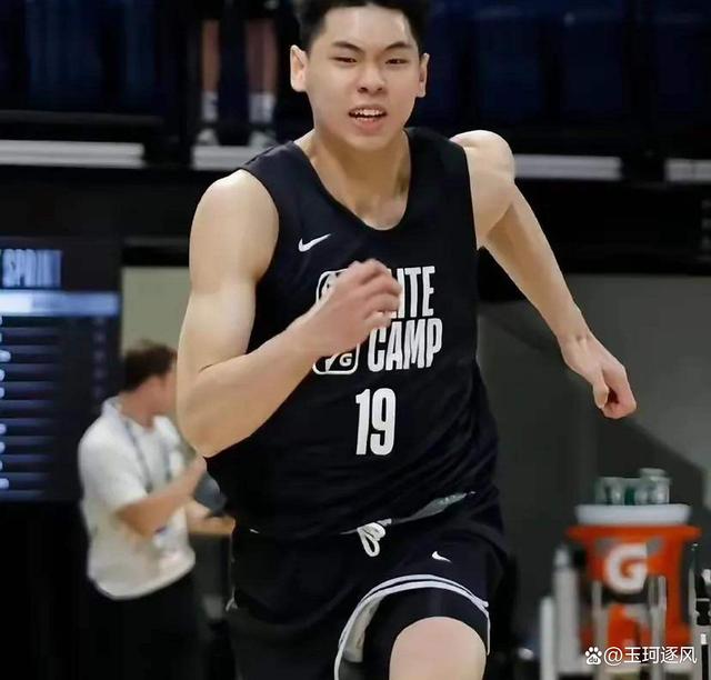 杨瀚森夏联G4再遇新课题被纯小球阵容打到软肋？的简单介绍
