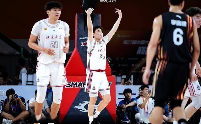 欢迎管子煜来到广州男篮，华侨大学表现令人动容